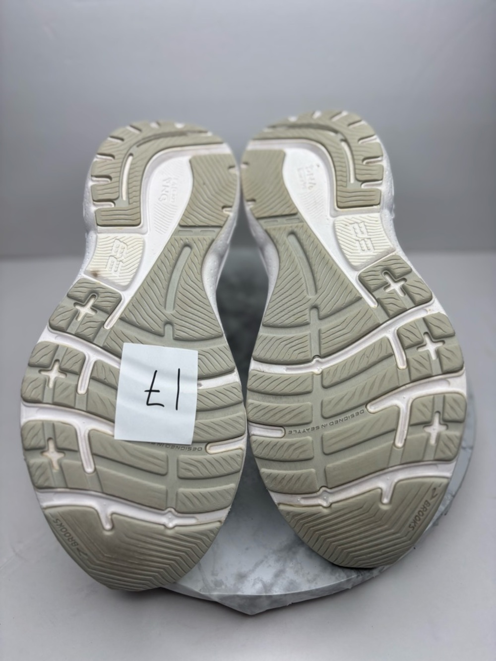 Size 9.5 - Brooks Adrenaline GTS 23 White Oyster W - Picture 6 of 7